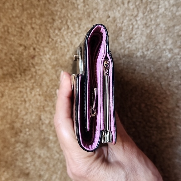 Prada Milano Wallet Patent Leather - Picture 14 of 16